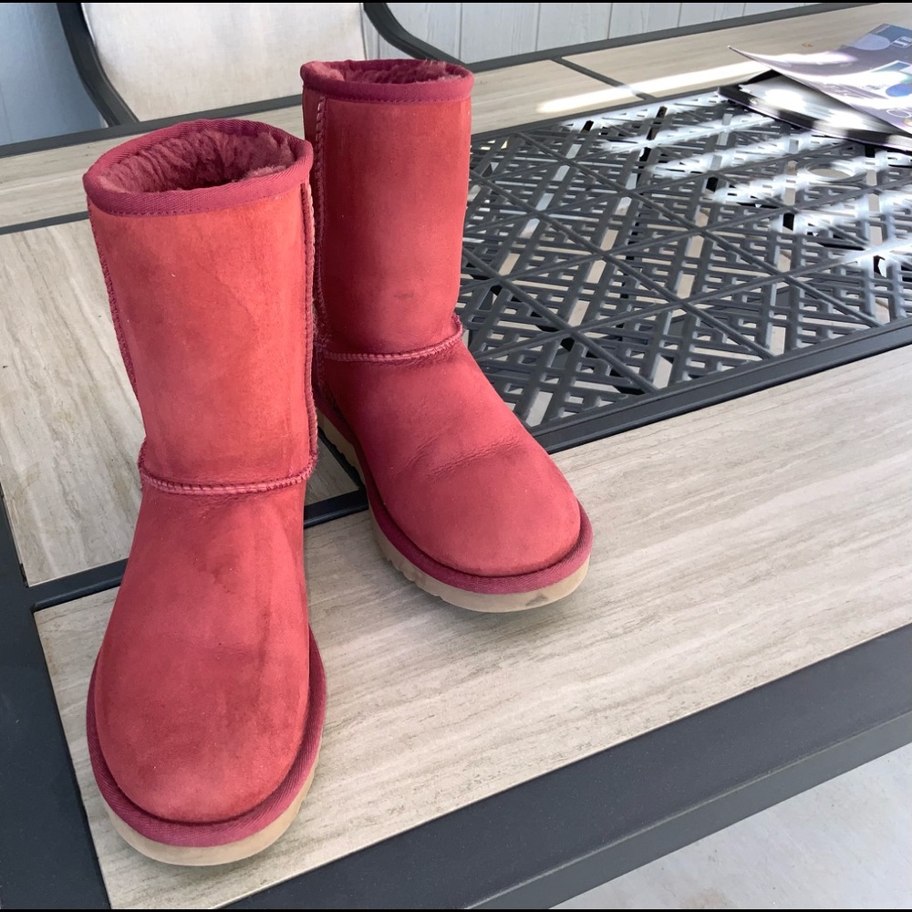 UGG Dusty Pink Short Suede Sheepskin Lined Boots 7 US